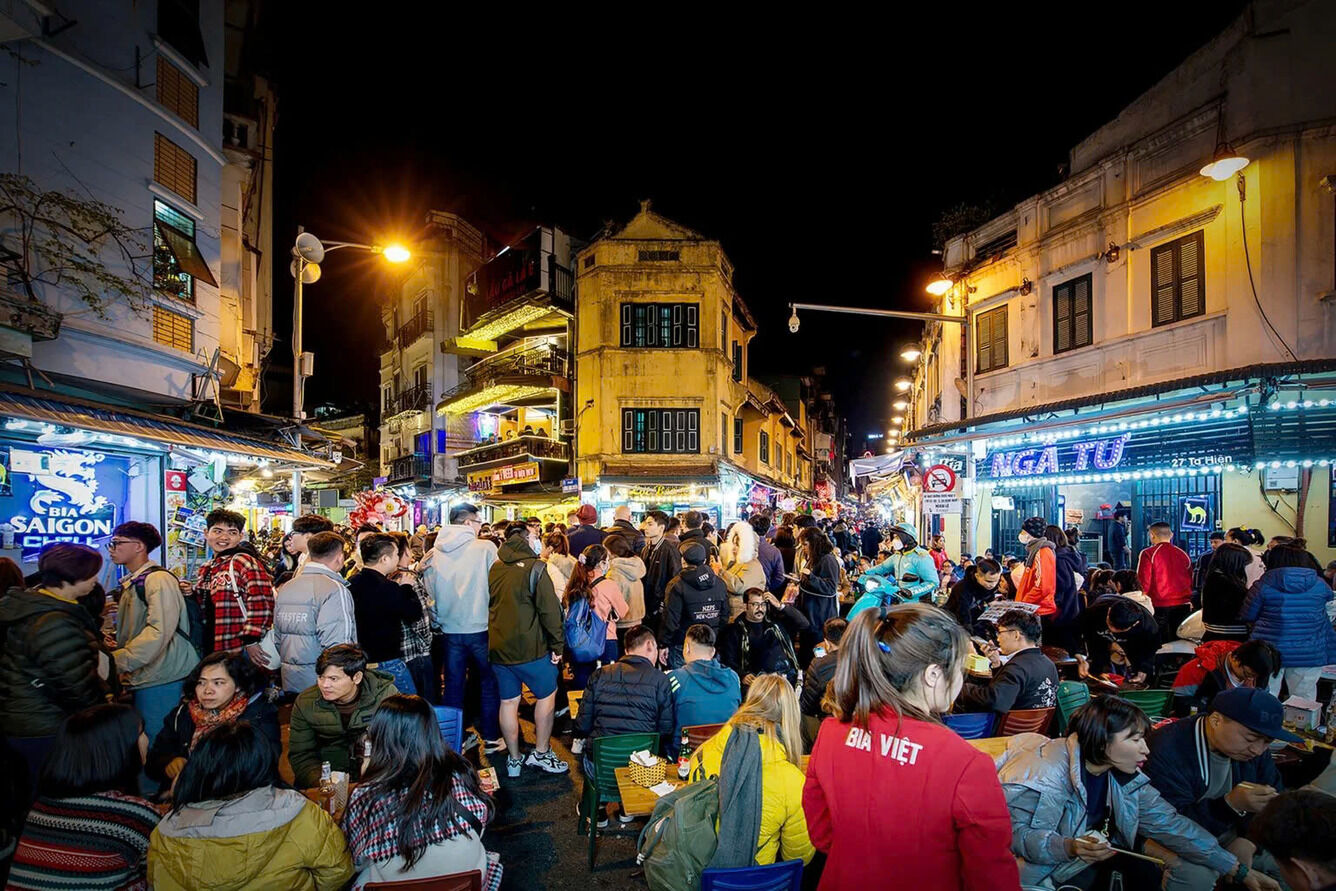 Night Market Hanoi Old Quarter
